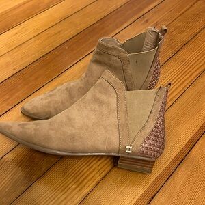 Tan Ankle boots with heel detail